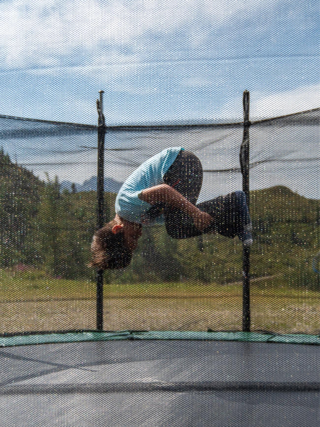 How do Trampoline Games Encourage a Healthy Lifestyle in Kids?