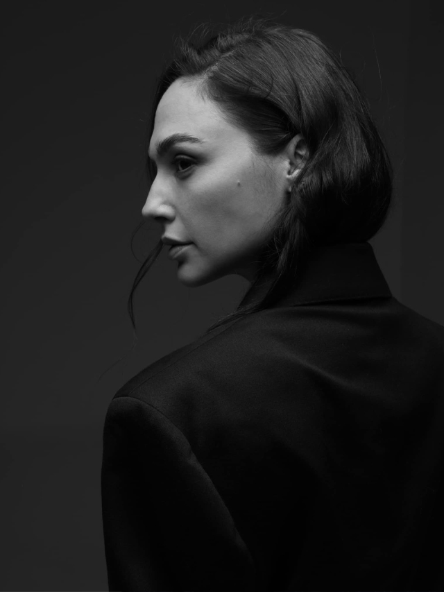 Get a Jawline Like Celebrities in Just 30 Days